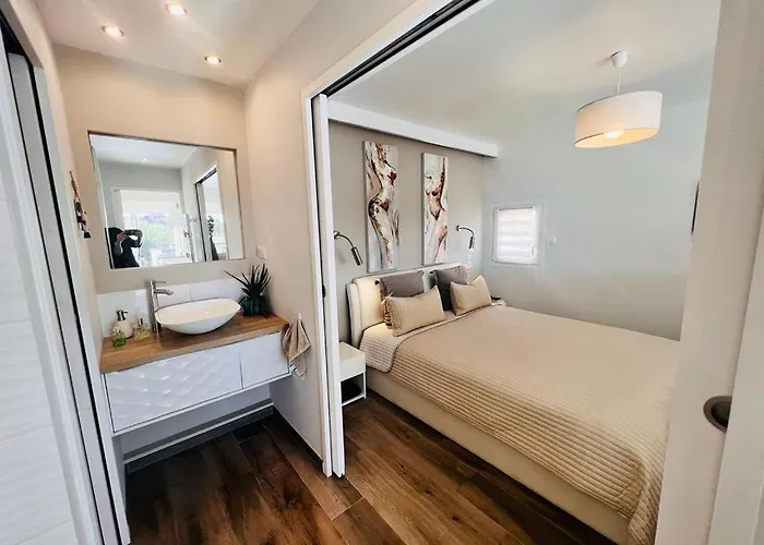 Villa Village Naturiste - La Nature -